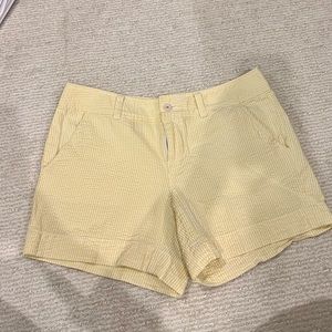 Lilly Pulitzer Callahan Short Size 0 in Yellow Seersucker